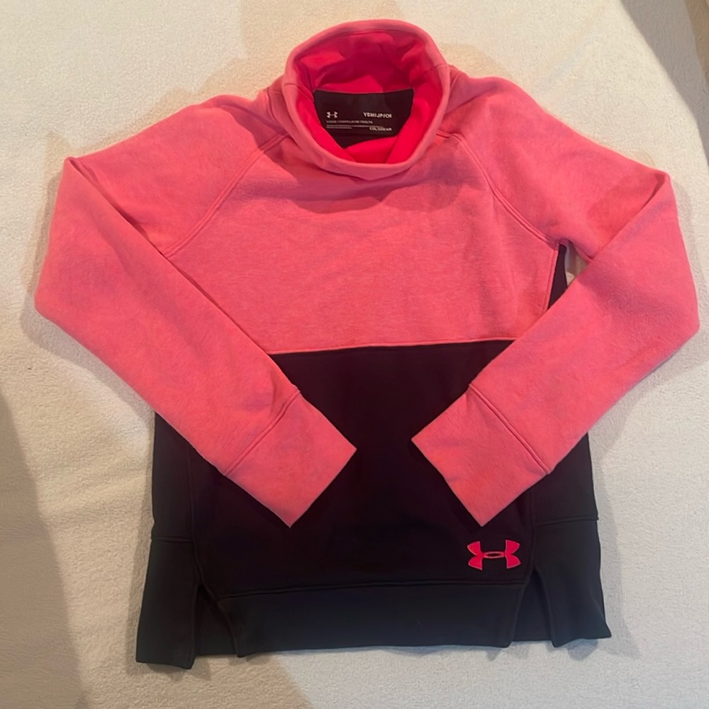 Girls Under Armour pullover sweater